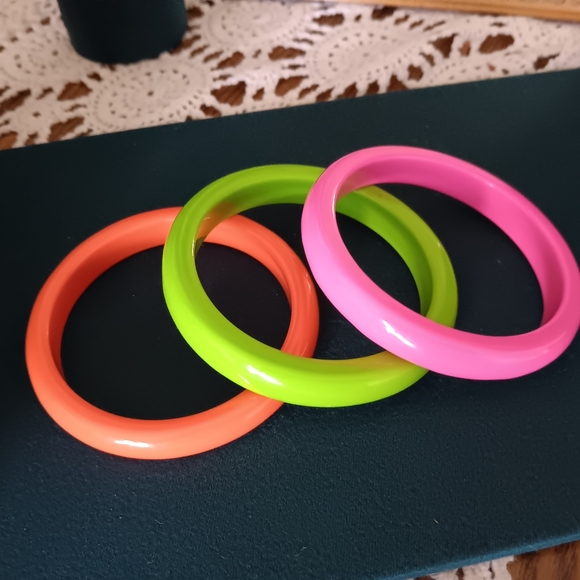 Vintage 80s Neon Bangle Bracelets Set - Picture 5 of 6